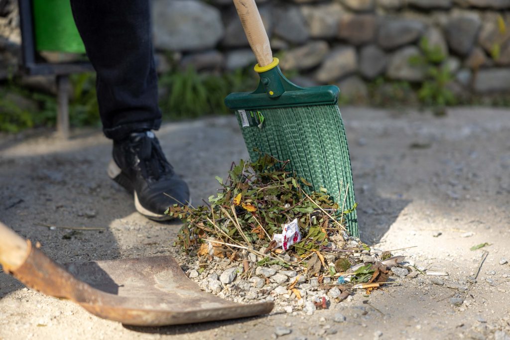 Can you put garden waste in a skip?